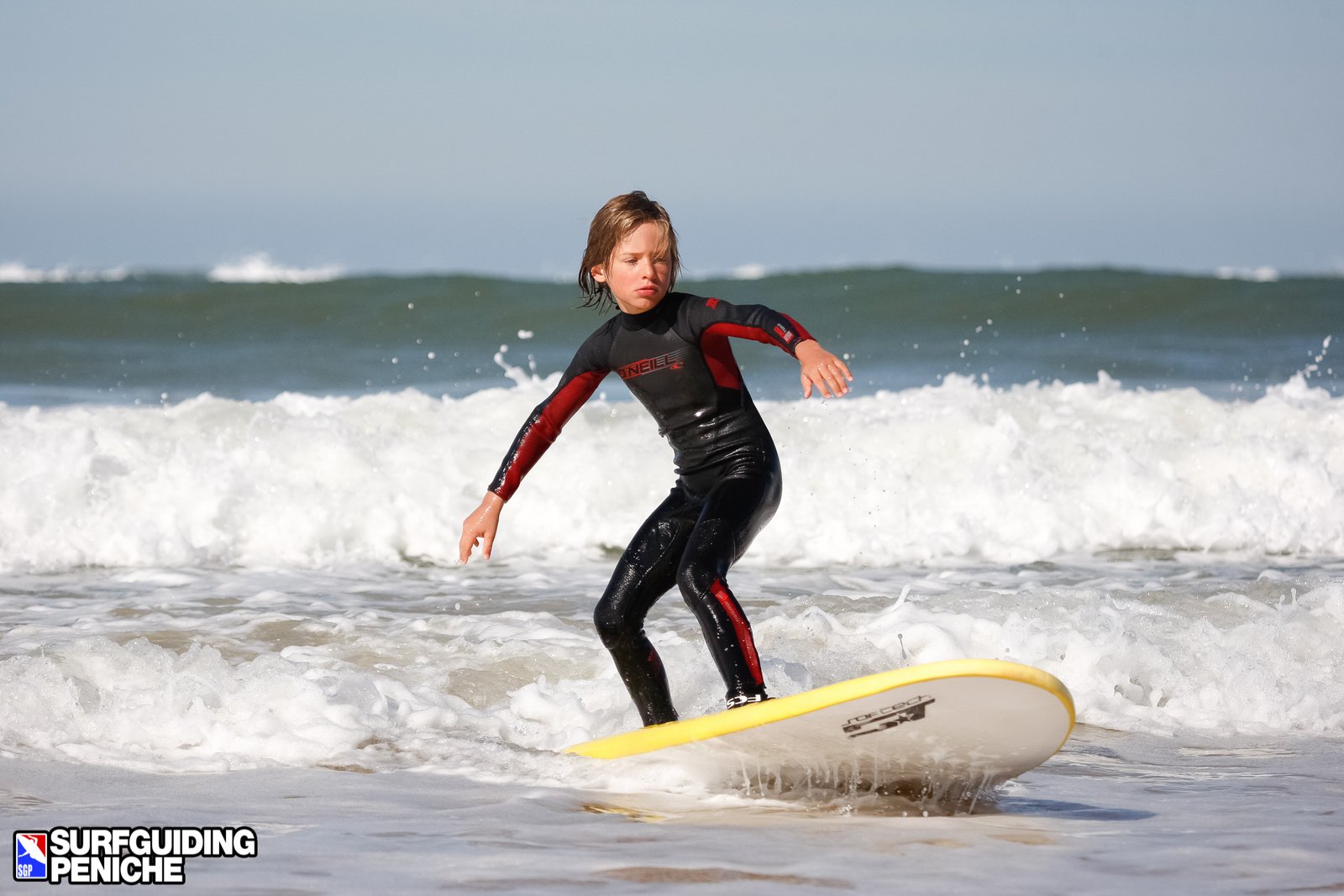 Surfing Kid - Surfguiding Peniche